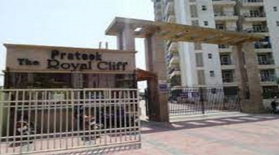 Prateek The Royal Cliff
