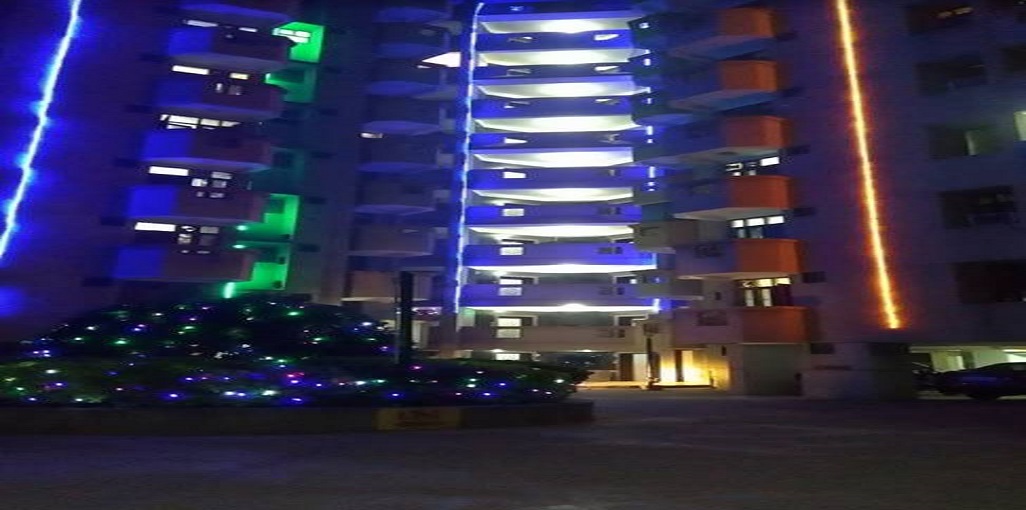 Golden Bricks Apartment