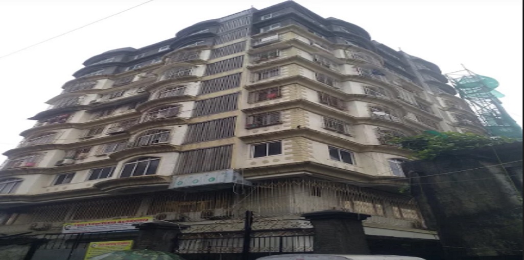 Dolphin Makhdoomi Palace