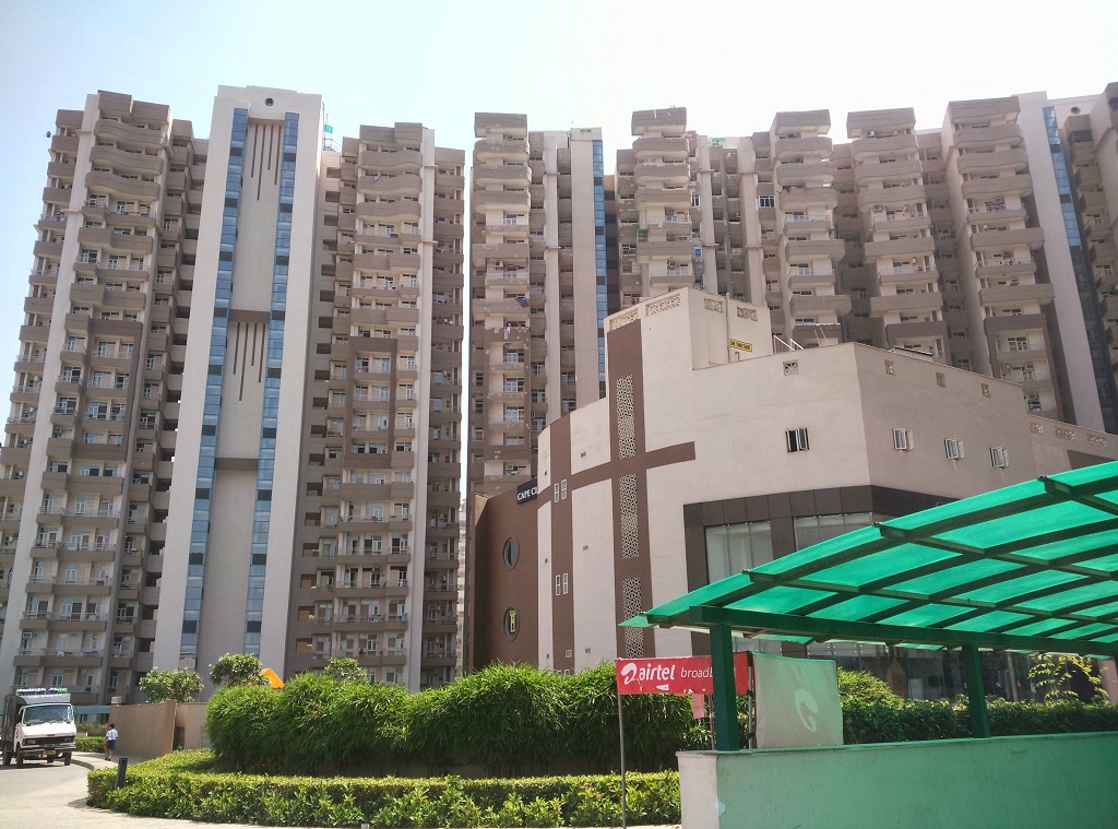 3 BHK Apartment Size 1295 sqft for Rent in Supertech CapeTown Sector 74