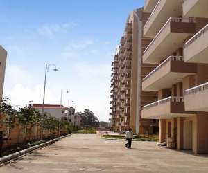 4 BHK  2095 Sqft Apartment for sale in  Zion Lakeview in Sec 48