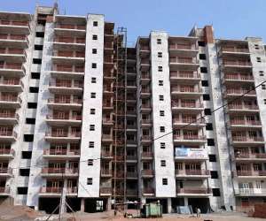 2 BHK  1240 Sqft Apartment for sale in  RAS Palm Residency in Nehar Par Sec 75